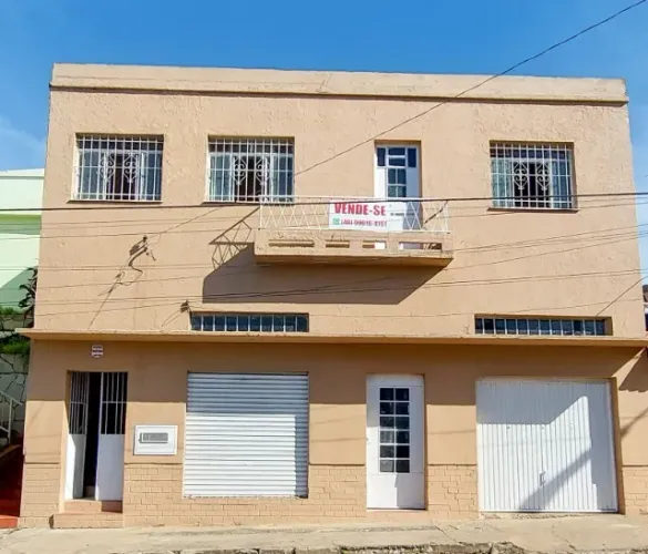 Vendo/Alugo - Prédio Comercial no Centro - Casa 05 dorm + loja + 02 aptos