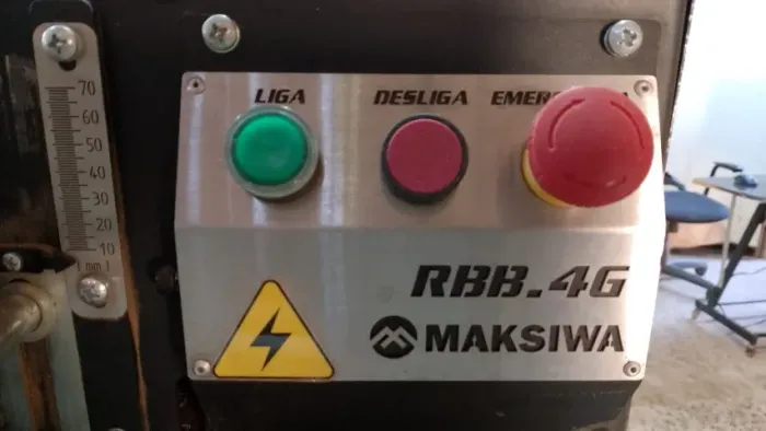 Máquina de Corte de Bordas RBB-4G da Maksiwa. SEMI-NOVA