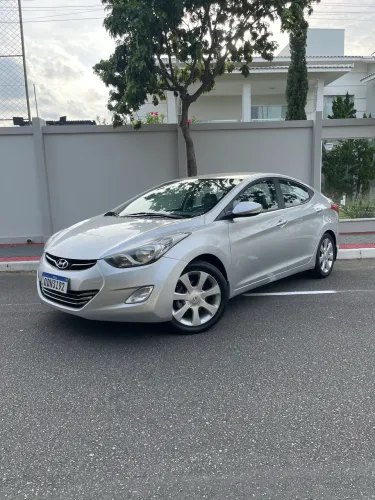 Hyundai Elantra GLS 1.8 16V Aut. 2013