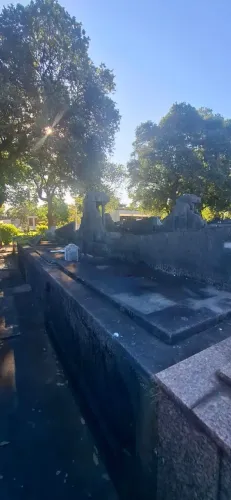 Jazigo perpétuo - São Francisco Xavier, RJ - Pronto para Uso - Direto c/propietário