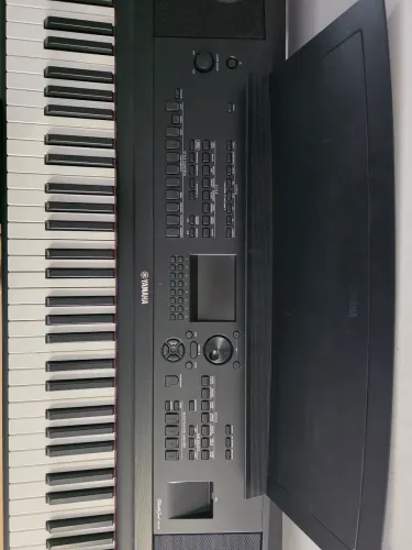 Piano eletrico yamaha DGX 670 preço