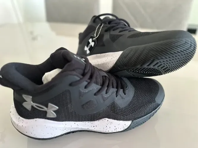 Tênis Under Armour Masculino Nº 40 - Novo