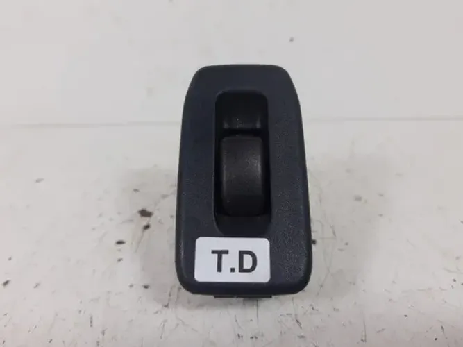Interruptor Vidro Traseiro Direito Pajero Tr4 2010 A 2015