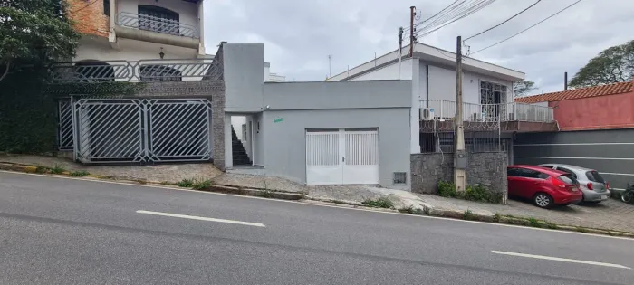 Ótima Opção de Casa com 02 dorms 02 vagas 112m² área construída - Centro / Sorocaba - SP