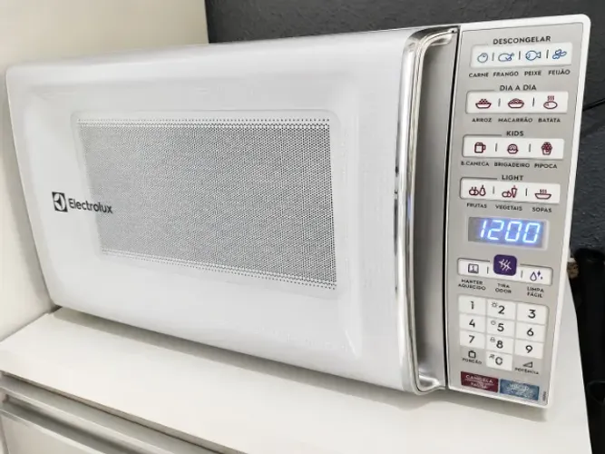 Vendo Microondas Electrolux Bem Conservado + Entrega