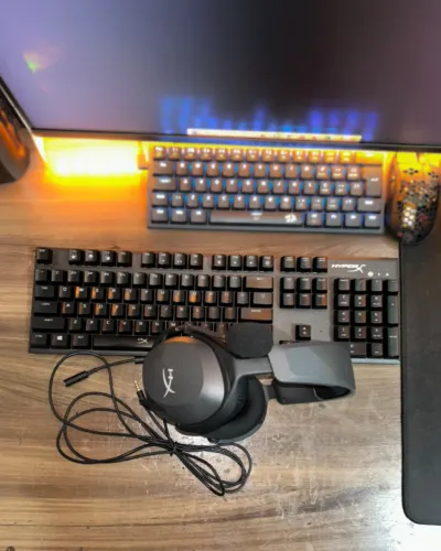 Desapego Teclado e Headset Hyperx - Preço dos dois Itens