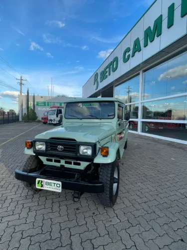 Toyota Band.Picape CD 2P Chassi Longo Diesel 1990