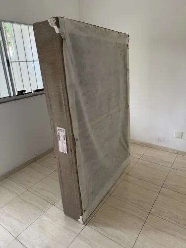 Vendo base de cama Box casal