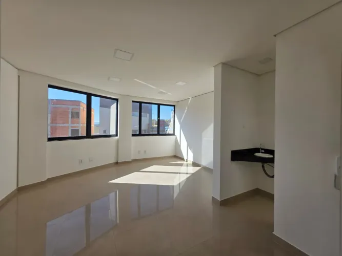 Sala para locação, 1 banheiro 1º Pavimento de escada 30m² Portal dos Ipês (Polvilho), Caja