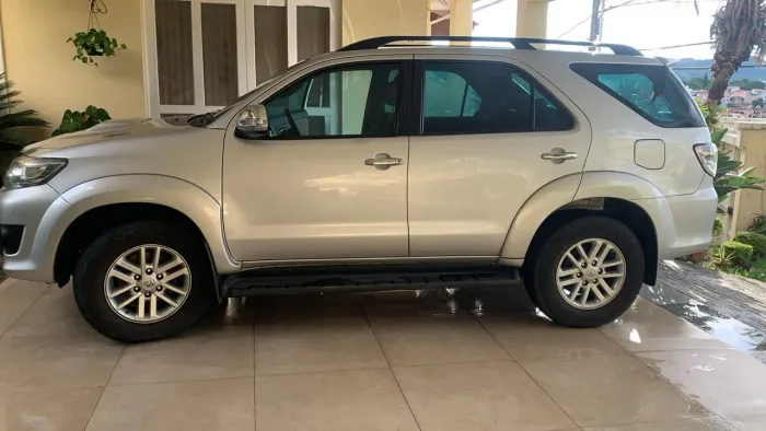 Toyota Hilux SW4 SRV D4-d 4X4 3.0 TDI Dies. AUT 2013