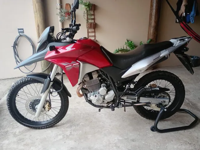 Vende-se Xre 300