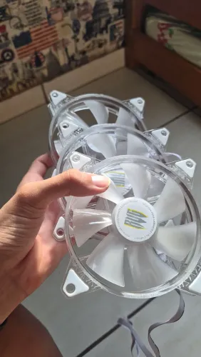 3 fans argb com hub controlador e controle para mudança de cores