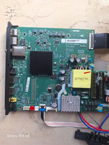 Placa tv ..tcl Android placa funciona tudo certinho ...defeito da tv era tela quebrada