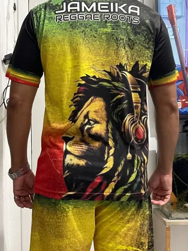 Camisa e bermuda do reggae 