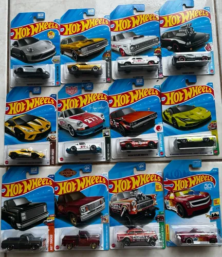 Lote Hot Wheels Lacrados - Porsche, Lamborghini, Skyline e Muscle Cars (12 unidades)