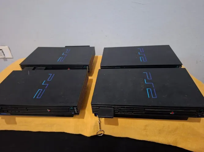 4 ps2 fat ligando e dando imagem