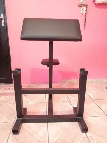 Máquina de musculação rosca Scott livre