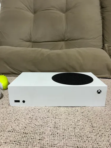 Vende-se Xbox series S com dois controles