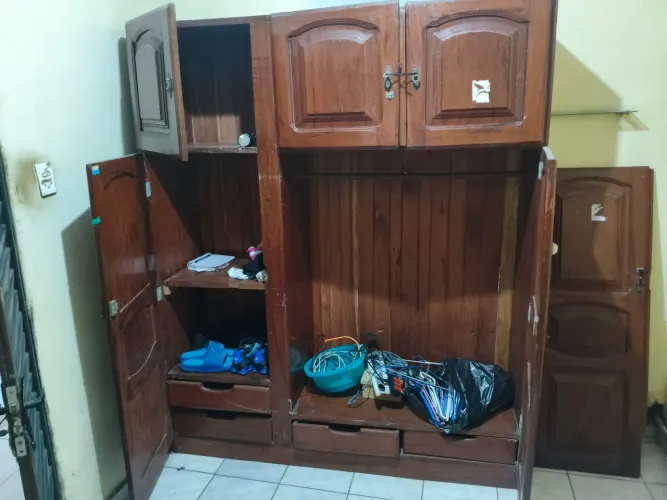 Guarda roupa de angelim