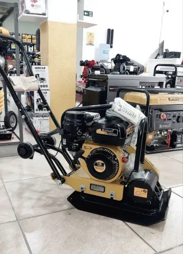 Placa Vibratória Compactadora 7.5 Hp a Gasolina 65kg - Buffalo (Novo)