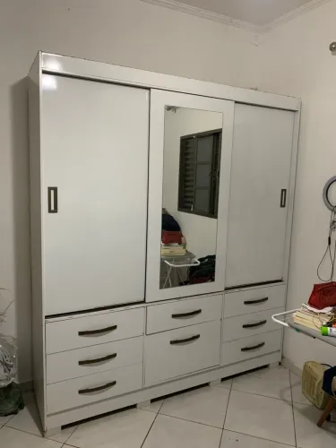 Vendo guarda roupa usado , em bom estado , ENTREGA E MONTAGEM GRÁTIS 