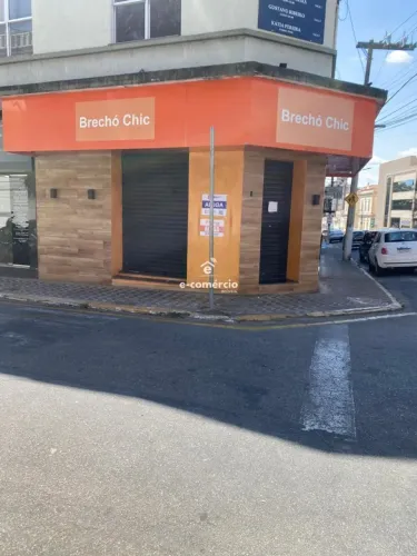 Loja de esquina para aluguel no Centro de Lavras, em uma das principais ruas da cidade