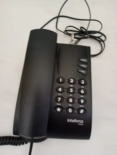 Aparelho telefônico fixo com chave Intelbras