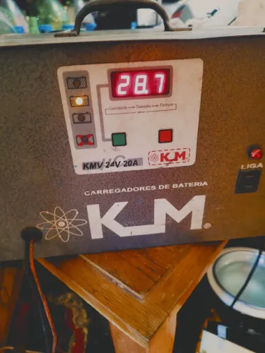 Carregador de bateria KMV 24v 20ah