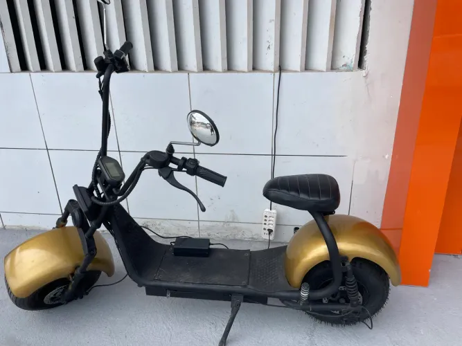 Scooter elétrica 55cc três marchas 
