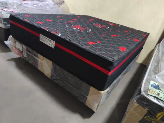 Cama casal base e colchão