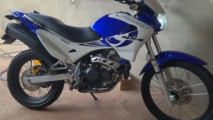 Vendo moto Falcon - ano 2006