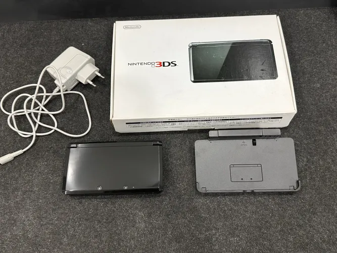 Nintendo 3Ds preto desbloqueado com caixa. (Leia a descrição)