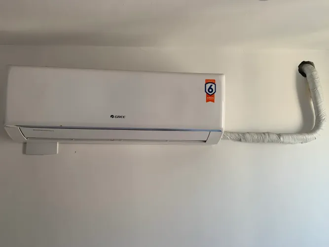 Ar Condicionado Split Gree 9.000 BTUs 220V - Excelente Estado