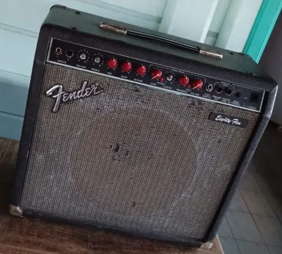 Amplificador Fender USA 85 65 watts RMS