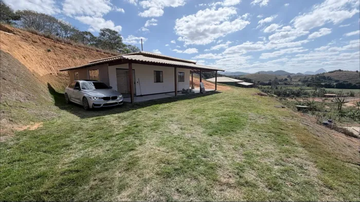 Casa em condomínio fechado, área rural, 20 minutos de Vitória, um sonho.