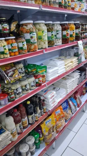 Prateleiras novas mercado