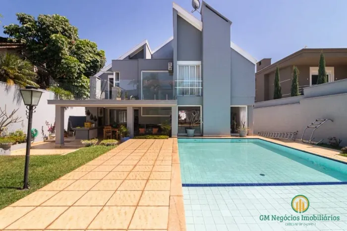 Casa c/ 5 suítes ampla sala e cozinha, espaço gourmet, piscina e sauna