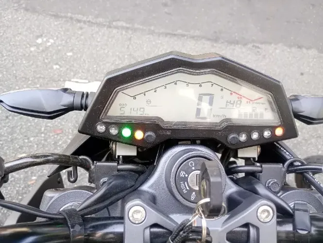 Moto excelente muito nova!!!