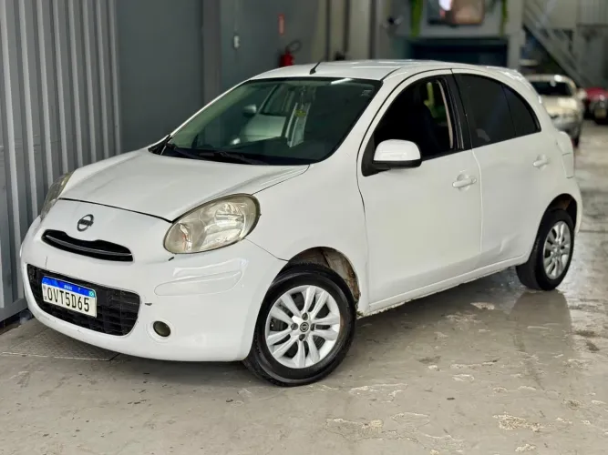 Nissan March SR 1.6 16V Flex Fuel 5P 2014