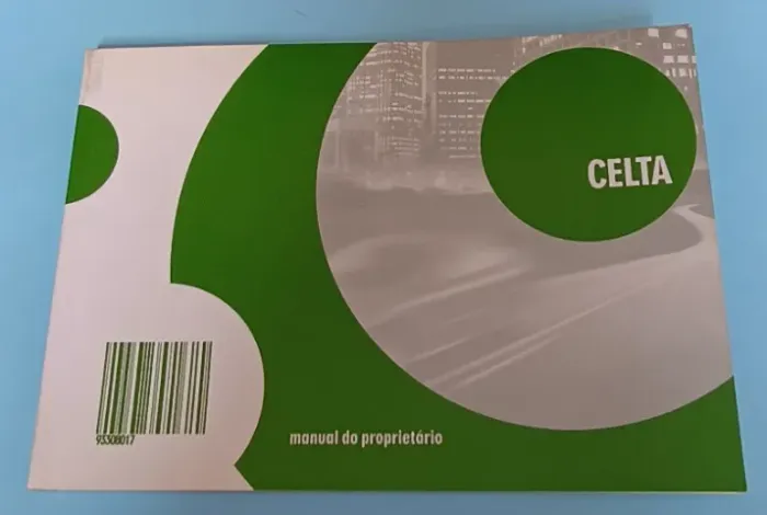 Manual do Proprietário Celta 2003 - edição 05/2003