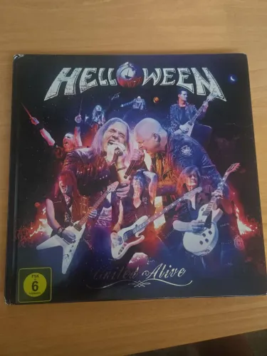 HELLOWEEN - UNITED ALIVE (2019) - DELUXE EARBOOK 8 Discos