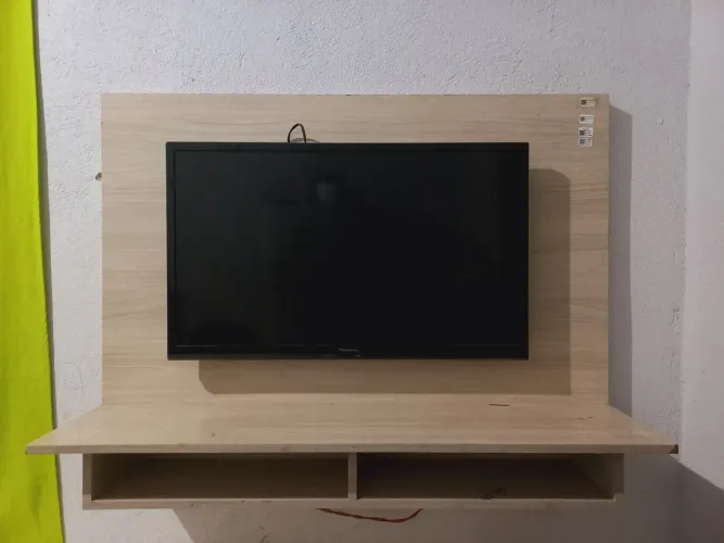 Vende-se uma tv 32 polegadas Panasonic