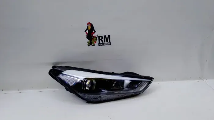 Farol Hyundai New Tucson 2018 2019 Mascara Negra Com Led Direito/passageiro