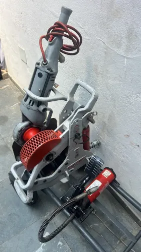 CORTA-TUBOS HIDRÁULICO RIDGID - MODELO 258 + UNIDADE DE FORÇA 700 (ROSQUEADEIRA) - usada  