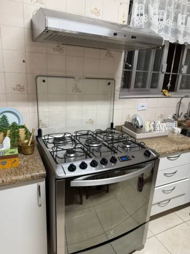 Fogão Electrolux 6 bocas com forno embutido + Coifa