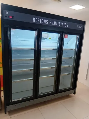 EXPOSITOR POLAR 3 PORTAS PARA RESFRIADOS