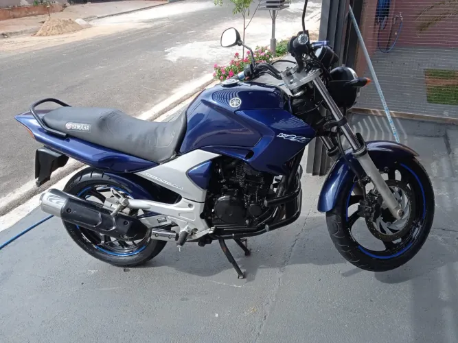Fazer 250 (Aceita troca por carro)