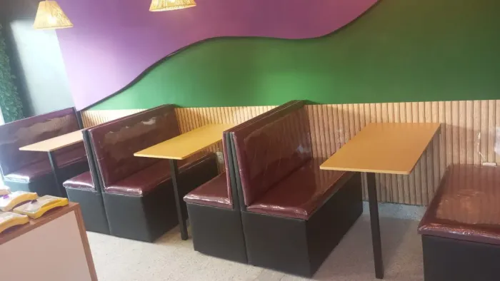 Canto estofado para estabelecimento, barbearia, açaiterias, hamburgueria