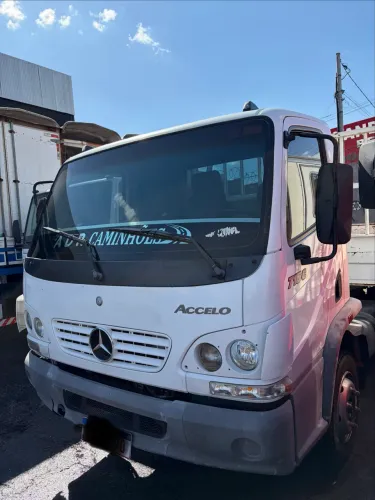 MB ACCELO 715 2005 ÚNICO DONO
