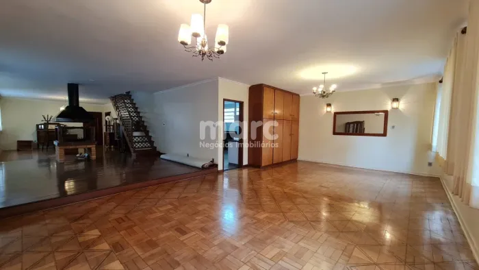 Cobertura na aclimação com 337m², 04 dormitórios, sendo 01 suíte, piscina, churrasqueira e